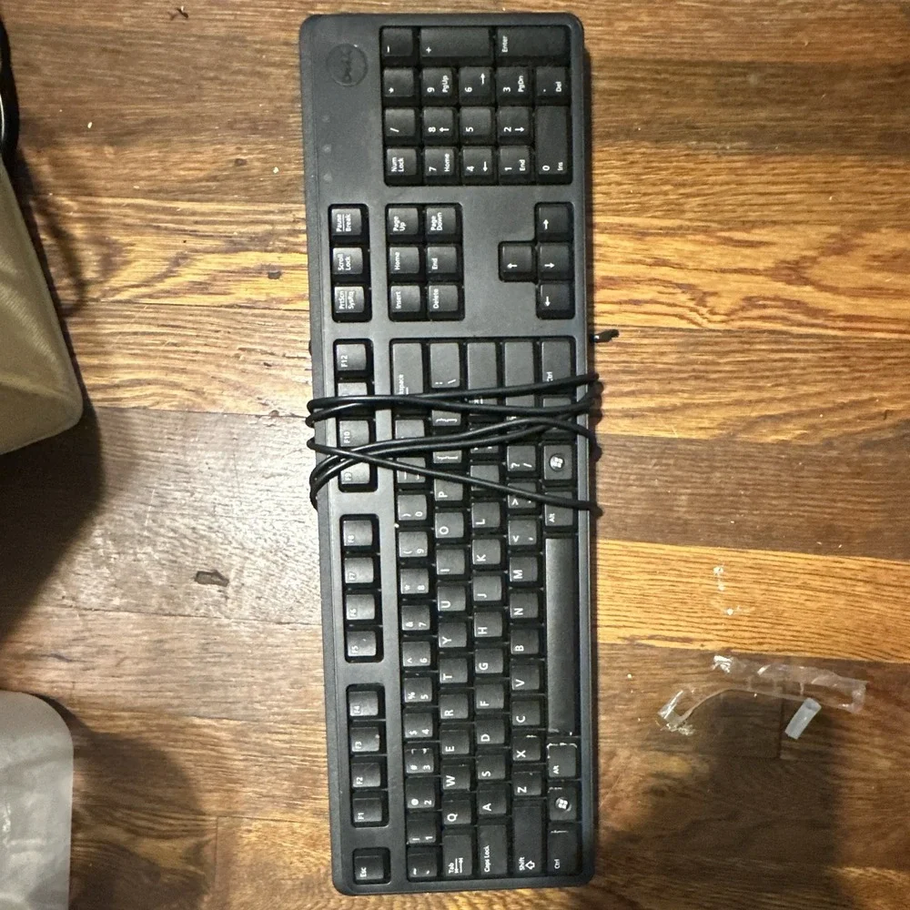 Dell KB212-B Wired USB Full Size Keyboard, Black, Multimedia Keys, QWERTY EN